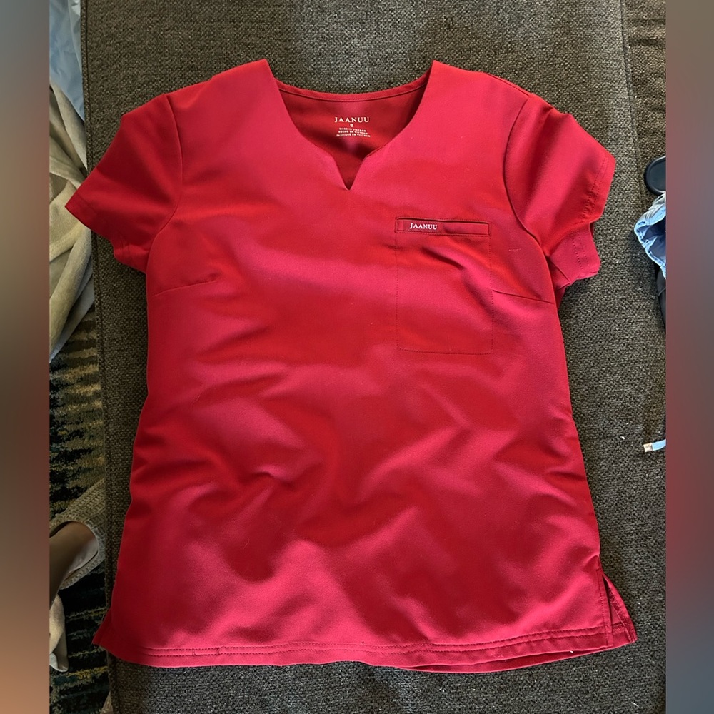 Jaanuu women’s scrub top